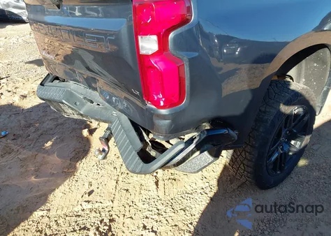 2021 Chevrolet Silverado 1500 4Wd Short Bed Lt Trail Boss z USA, uszkodzony, nr VIN 1GCPYFEL8MZ226835